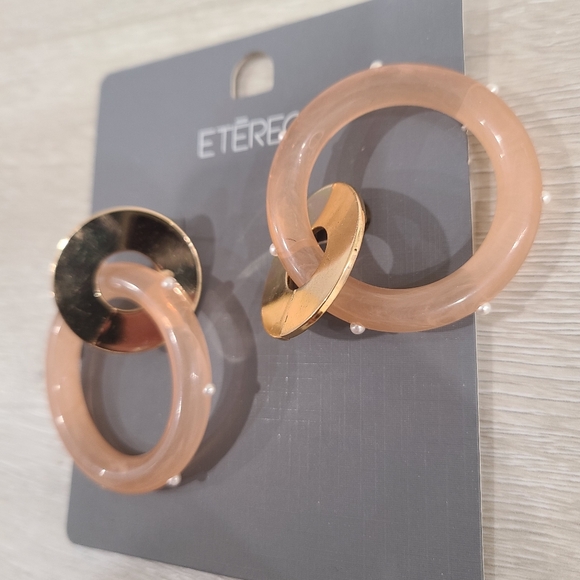 Etereo Goldtone & Pink Beaded Interlock Hoop Earrings - Picture 2 of 4